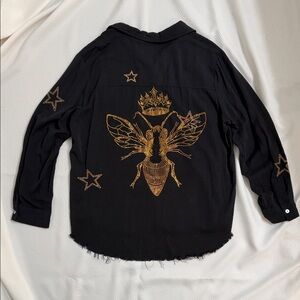 Moving Forward Designs Queen Bee Black and Gold Shacket Medium